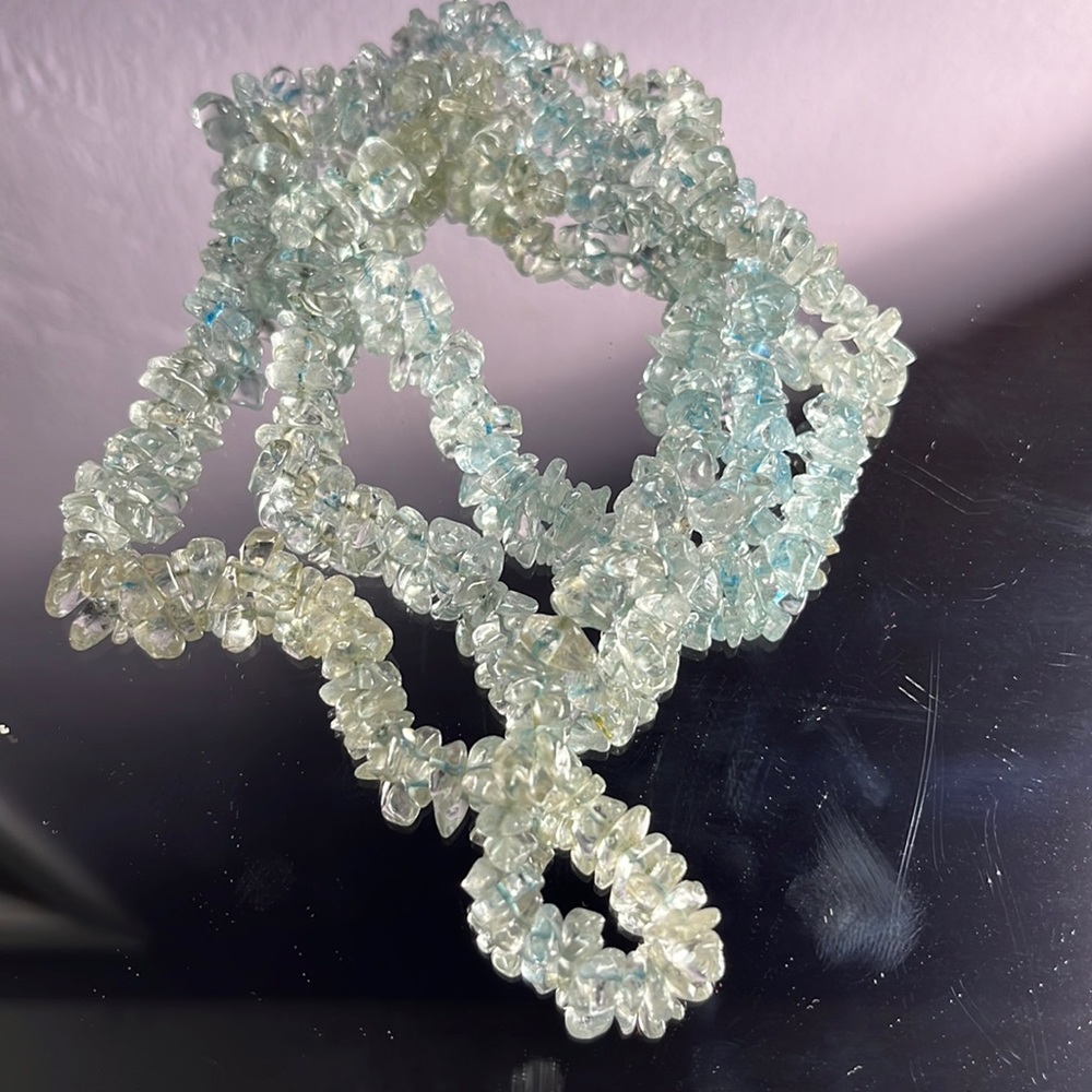 QUARTZ NECKLACE